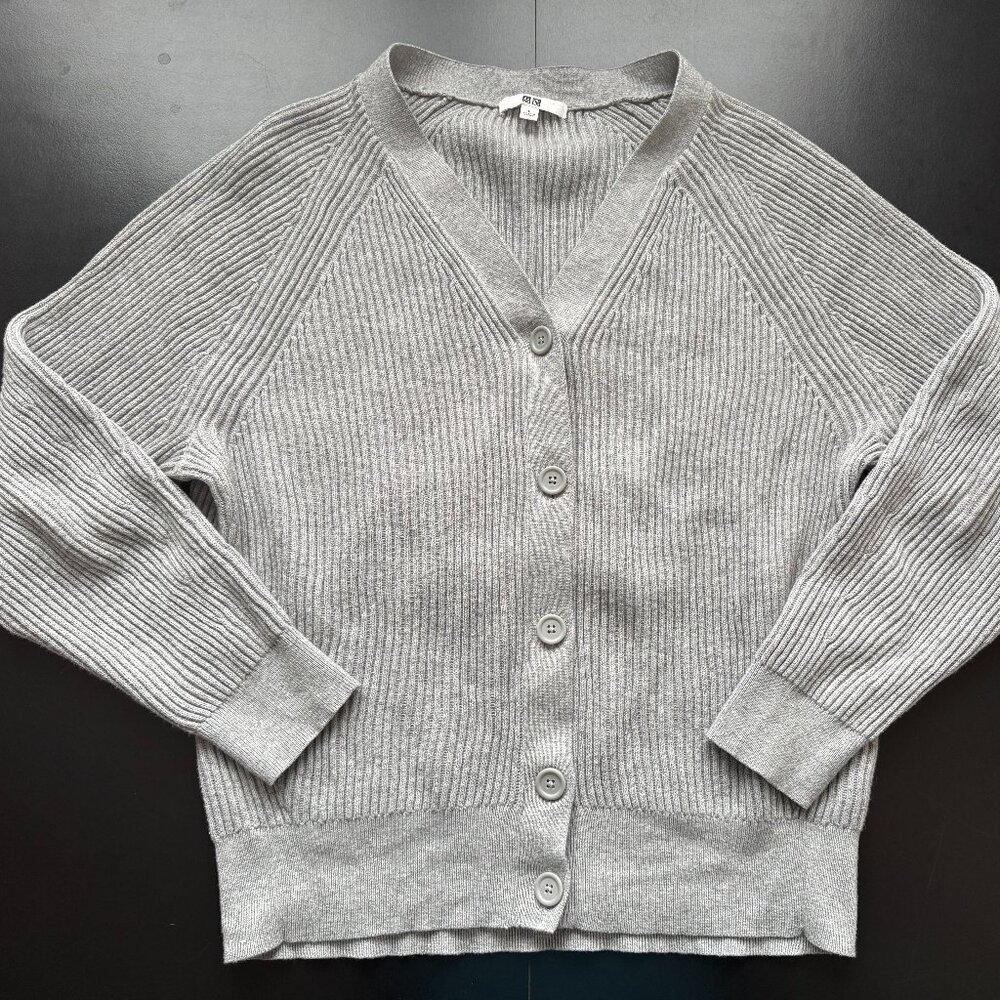 L | Uniqlo Cotton-Cashmere Ribbed V-Neck Cardigan | GUC